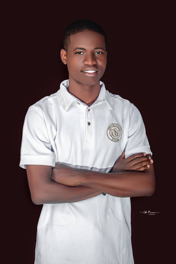 Photo professionnelle de Mahouna Paul-Marie Rosario GANDONOU, informaticien et développeur au Bénin